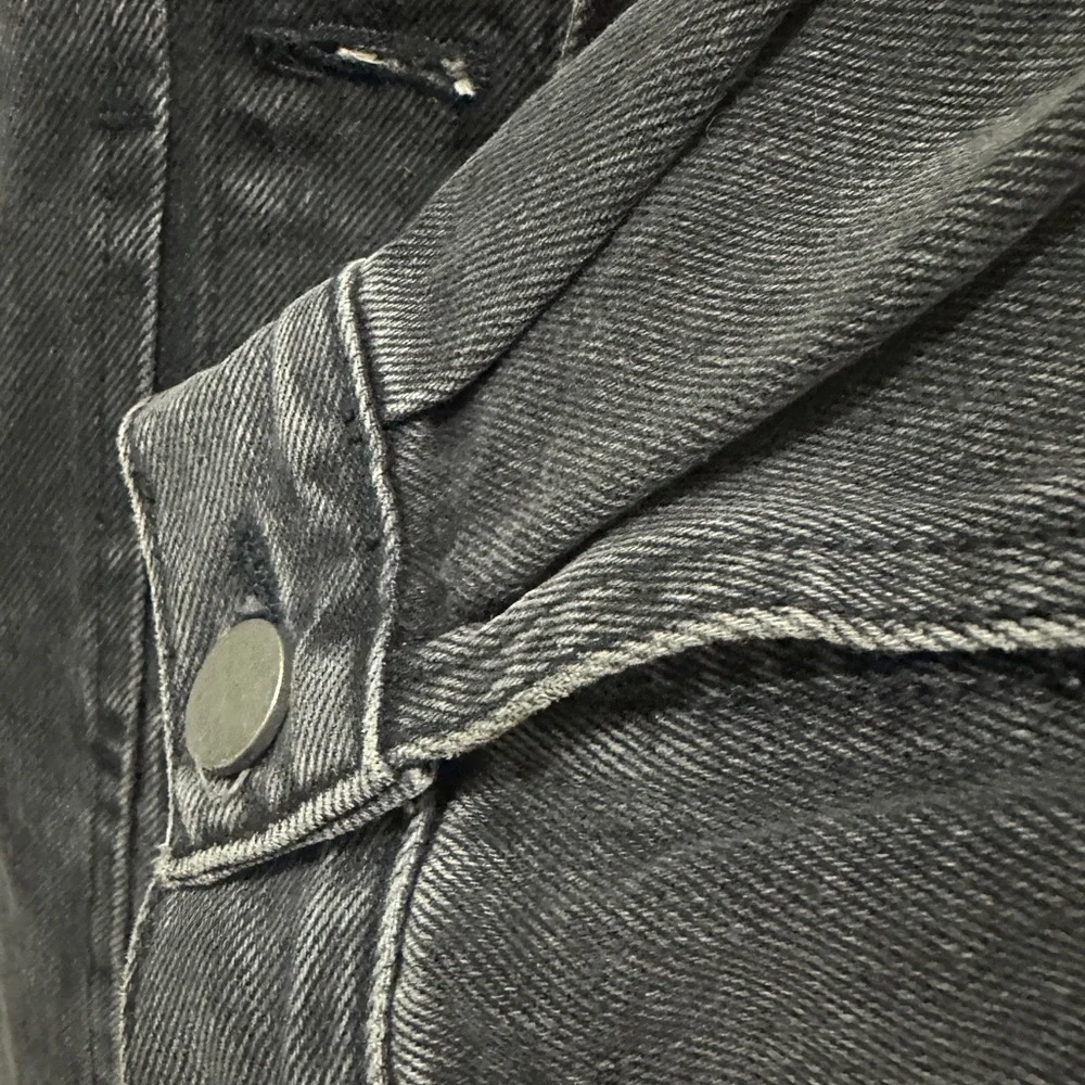 ASOS | Mauritius EUC Oversized Black Acid Wash Denim Jacket (Size US 4-6) - Picture 6 of 13
